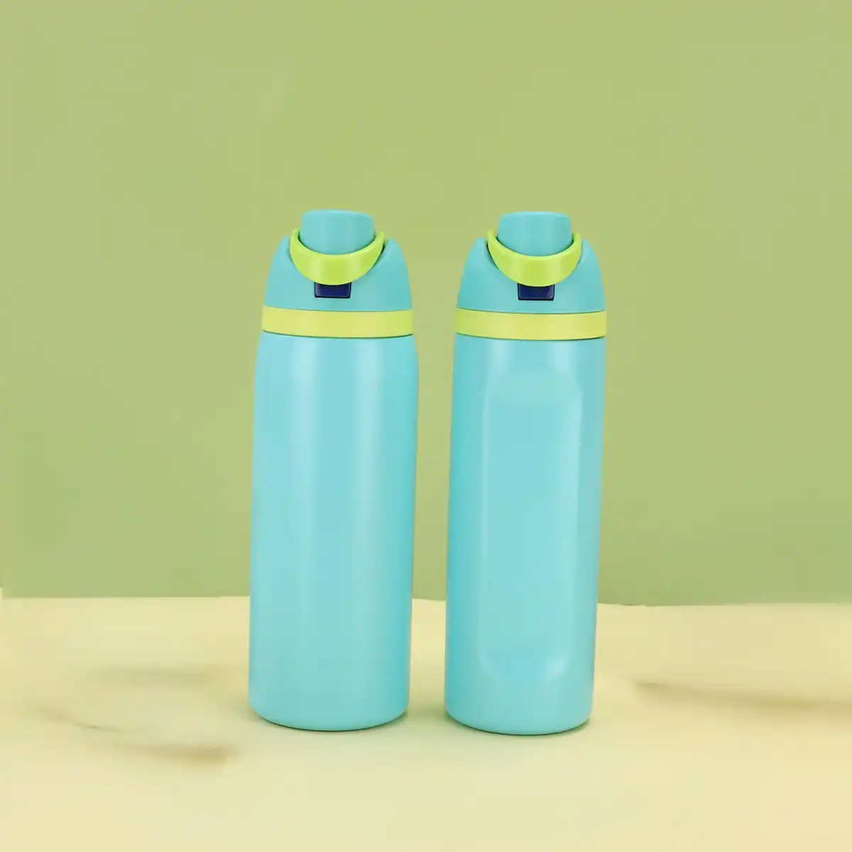 Insulated Stainless Steel Water Bottle 24oz product close-up