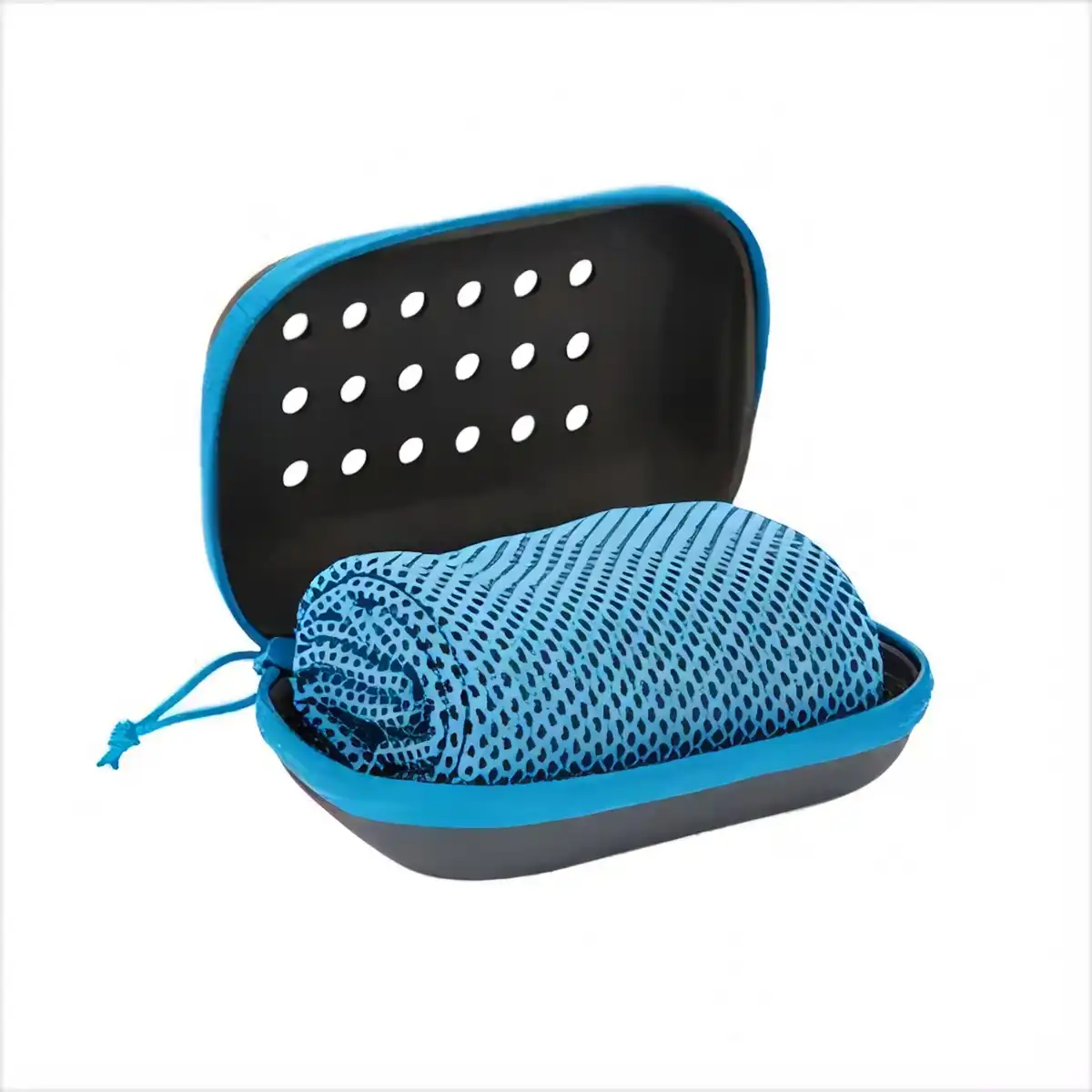 Chill Towel for Sports product with accessories
