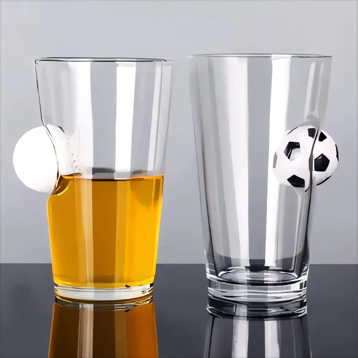 16oz Embedded Ball Pint Glass product close-up